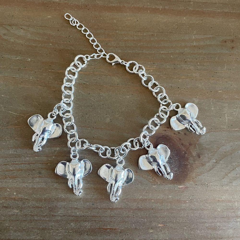 NWOT Silver Ton Elephant Charm Bracelet